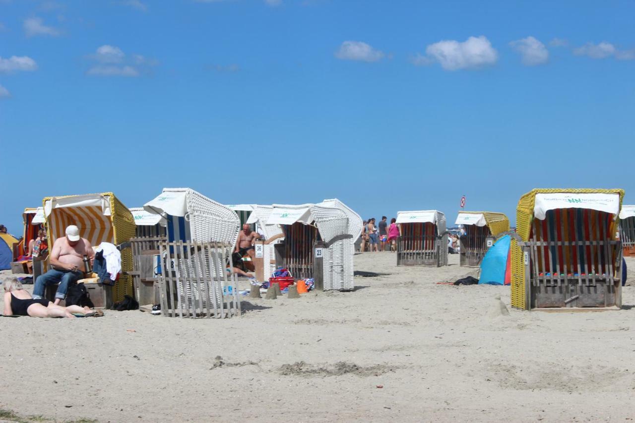 Haus Abbi, Ferienwohnung Mit Schwimmbad Hage Exteriör bild